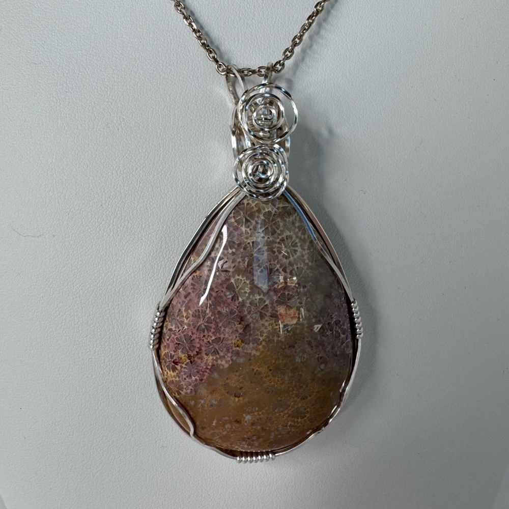 Hand Crafted Huge Caramel Chrysanthemum Coral Pendant 925 Silver Chain 17” NWT